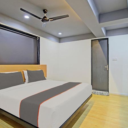 Collection O De'Pearl Hotel Surate Extérieur photo