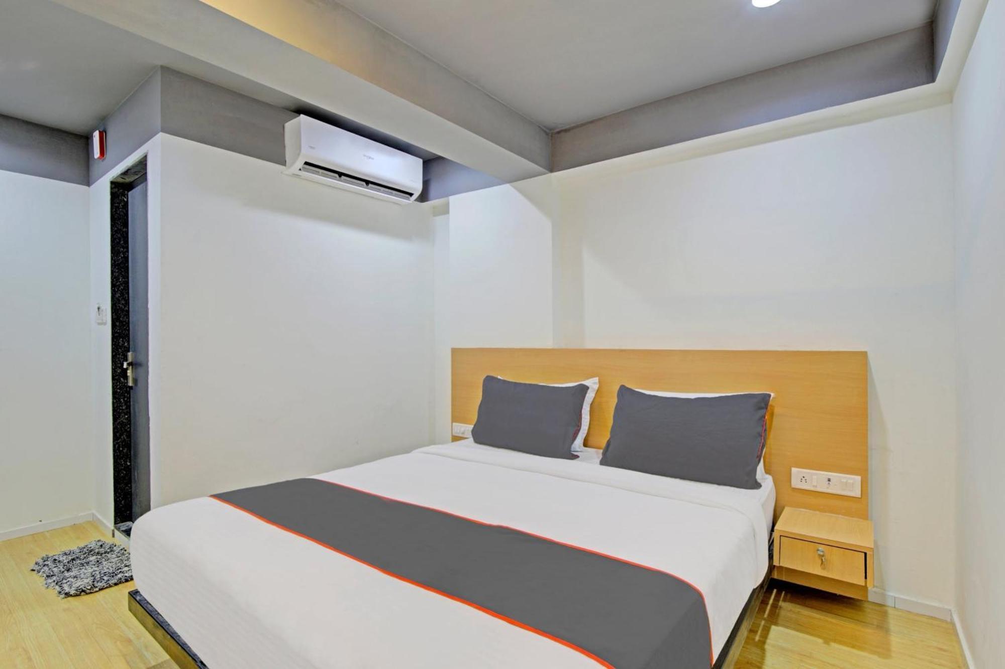 Collection O De'Pearl Hotel Surate Extérieur photo