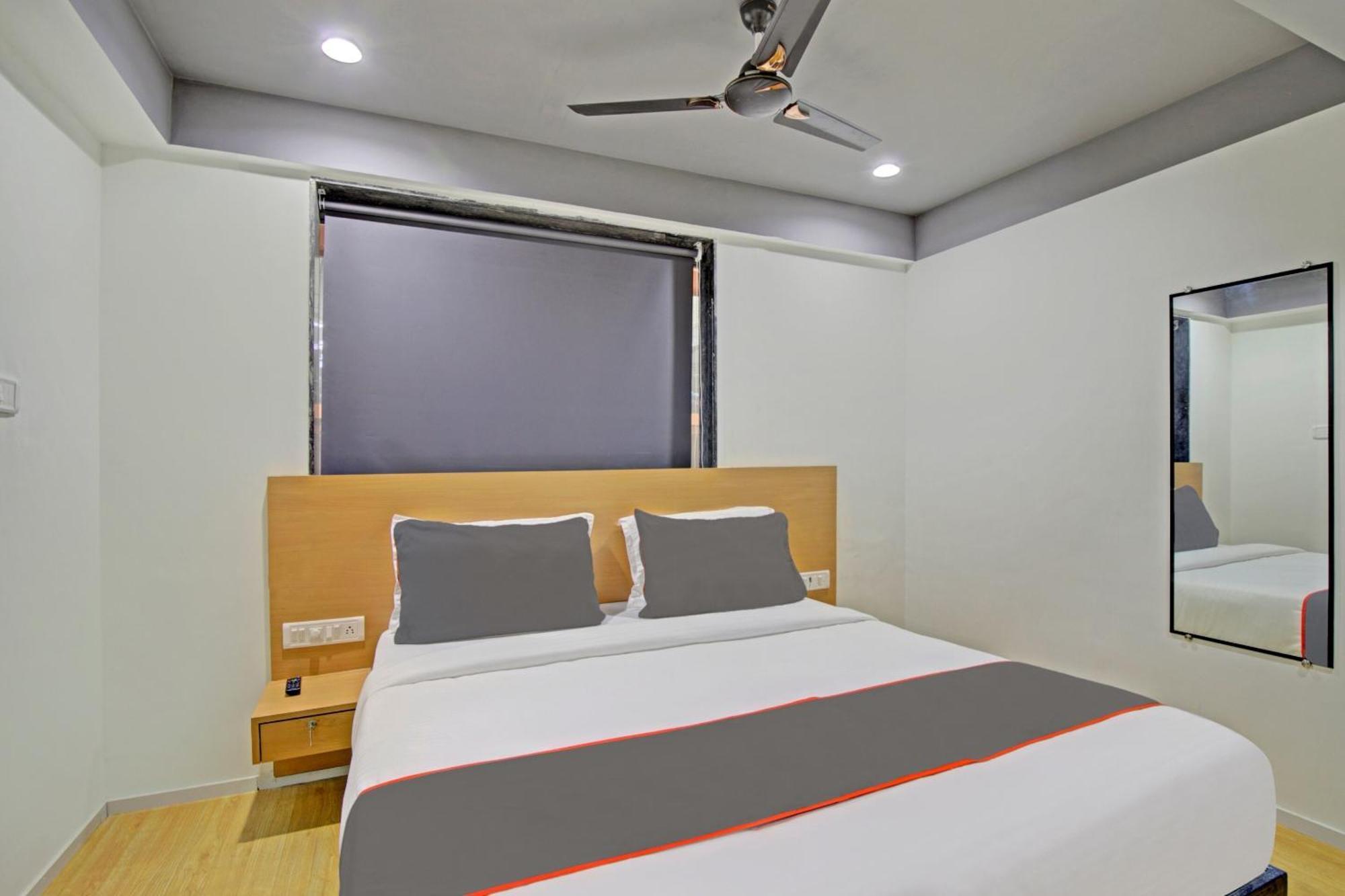 Collection O De'Pearl Hotel Surate Extérieur photo