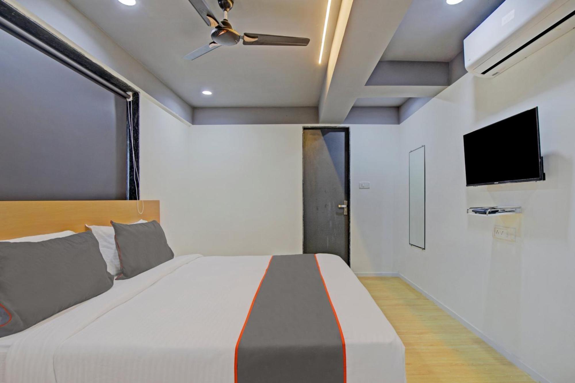 Collection O De'Pearl Hotel Surate Extérieur photo
